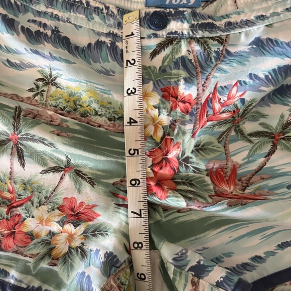 Vintage Roxy Swim / Surf Shorts - Picture 7 of 8